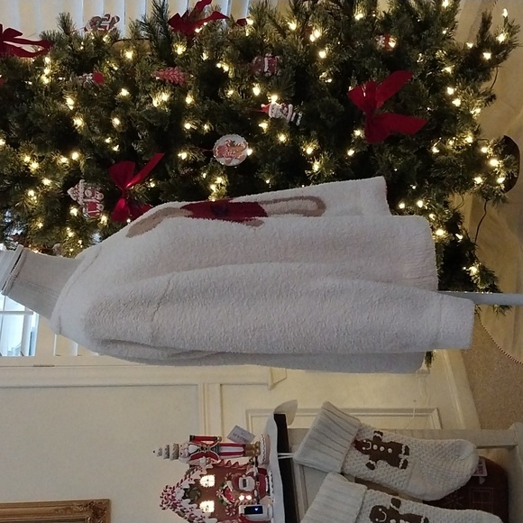 Rare Emxee Holiday Cream Crewneck Pullover Fuzzy Sweater Bear Logo Womens Size M - Picture 3 of 9